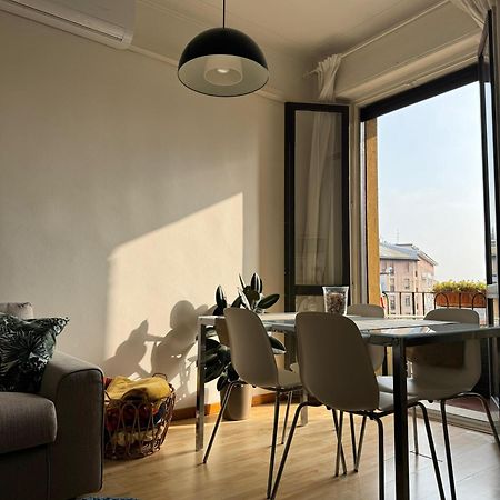 Ferienwohnung Trilocale Con Due Balconi A Isola Porta Nuova Mailand Exterior foto