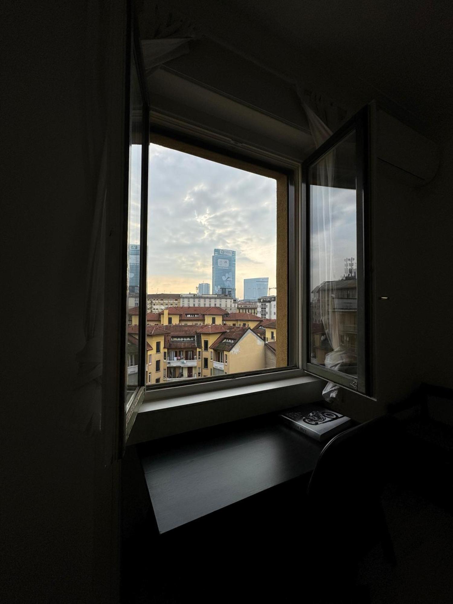 Ferienwohnung Trilocale Con Due Balconi A Isola Porta Nuova Mailand Exterior foto