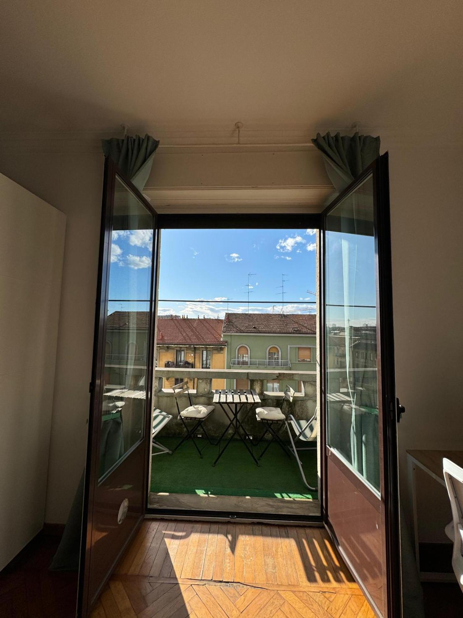 Ferienwohnung Trilocale Con Due Balconi A Isola Porta Nuova Mailand Exterior foto