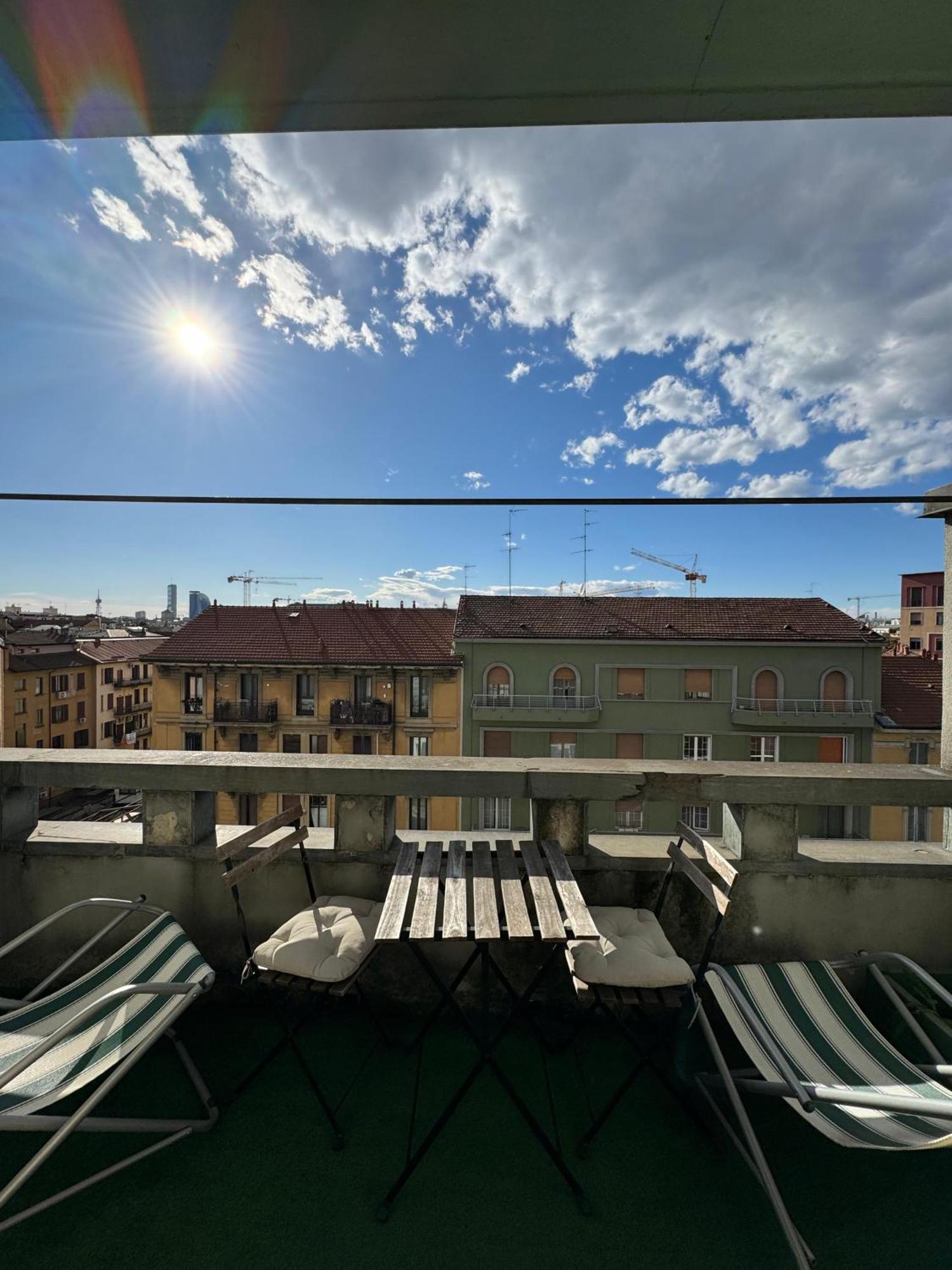 Ferienwohnung Trilocale Con Due Balconi A Isola Porta Nuova Mailand Exterior foto
